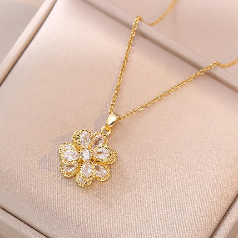 Luxury Spin Zircon Flower Pendant Necklace For Women
