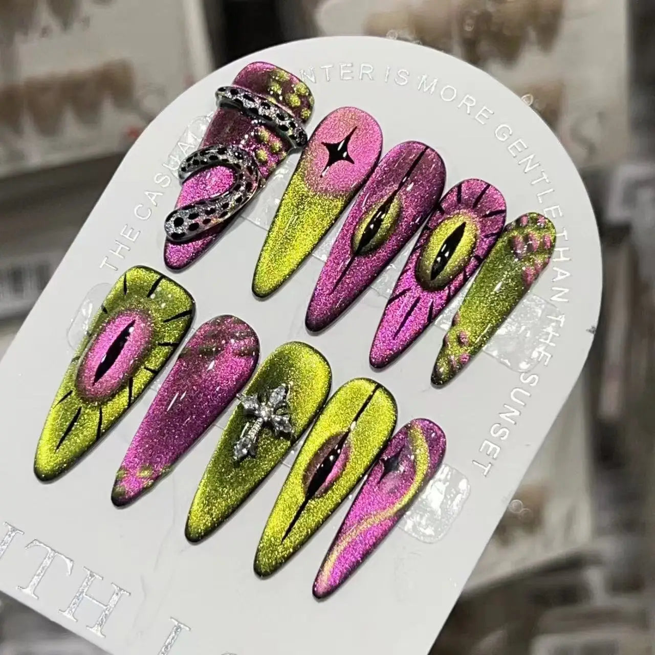 [Alien Eye] Handmade Advanced Hand-painted Cat's Eye Super Personalized Fake Nails Removable Dabfavshop