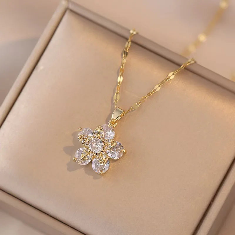 Luxury Spin Zircon Flower Pendant Necklace For Women