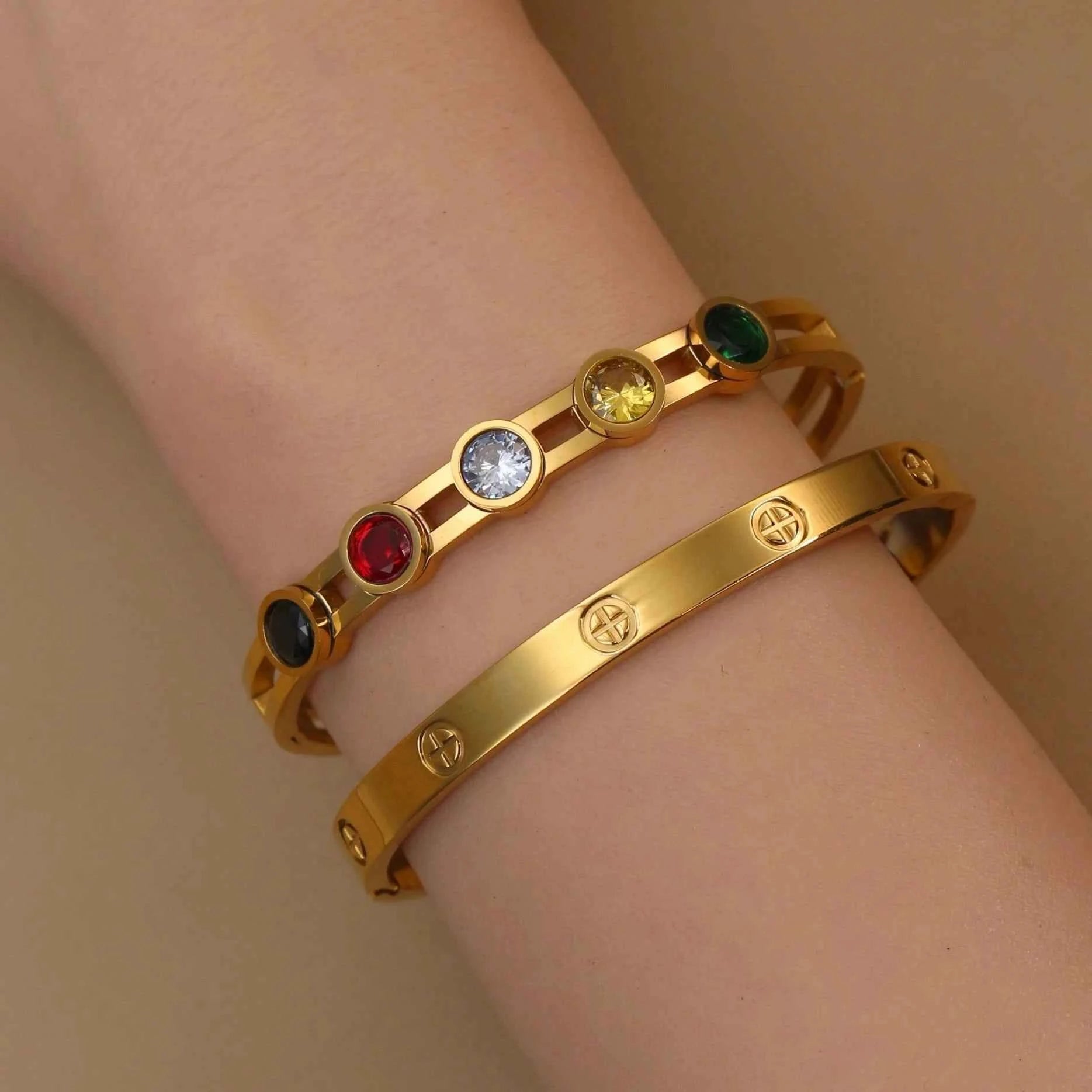 Stainless Steel Crystal Gold Color Bracelet (Unisex)