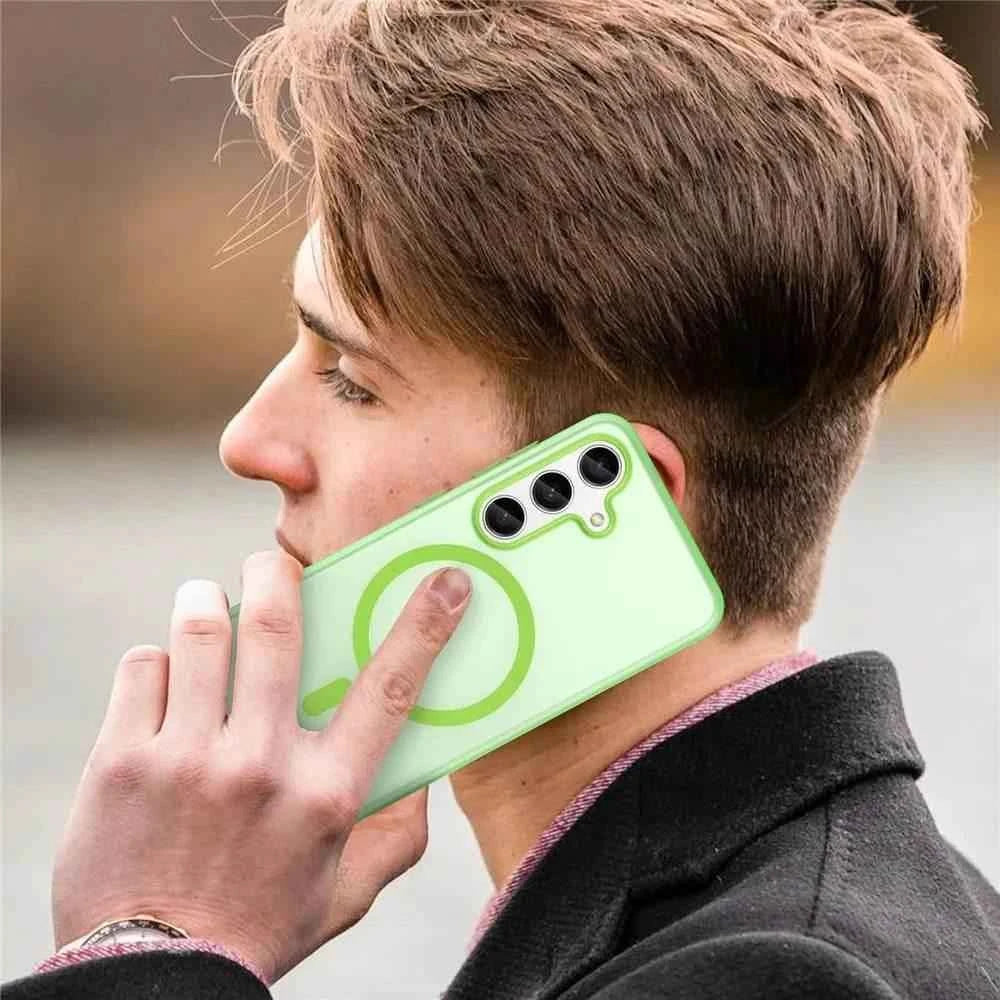 Stylish Samsung Galaxy shockproof case in green with a modern design, perfect for protection